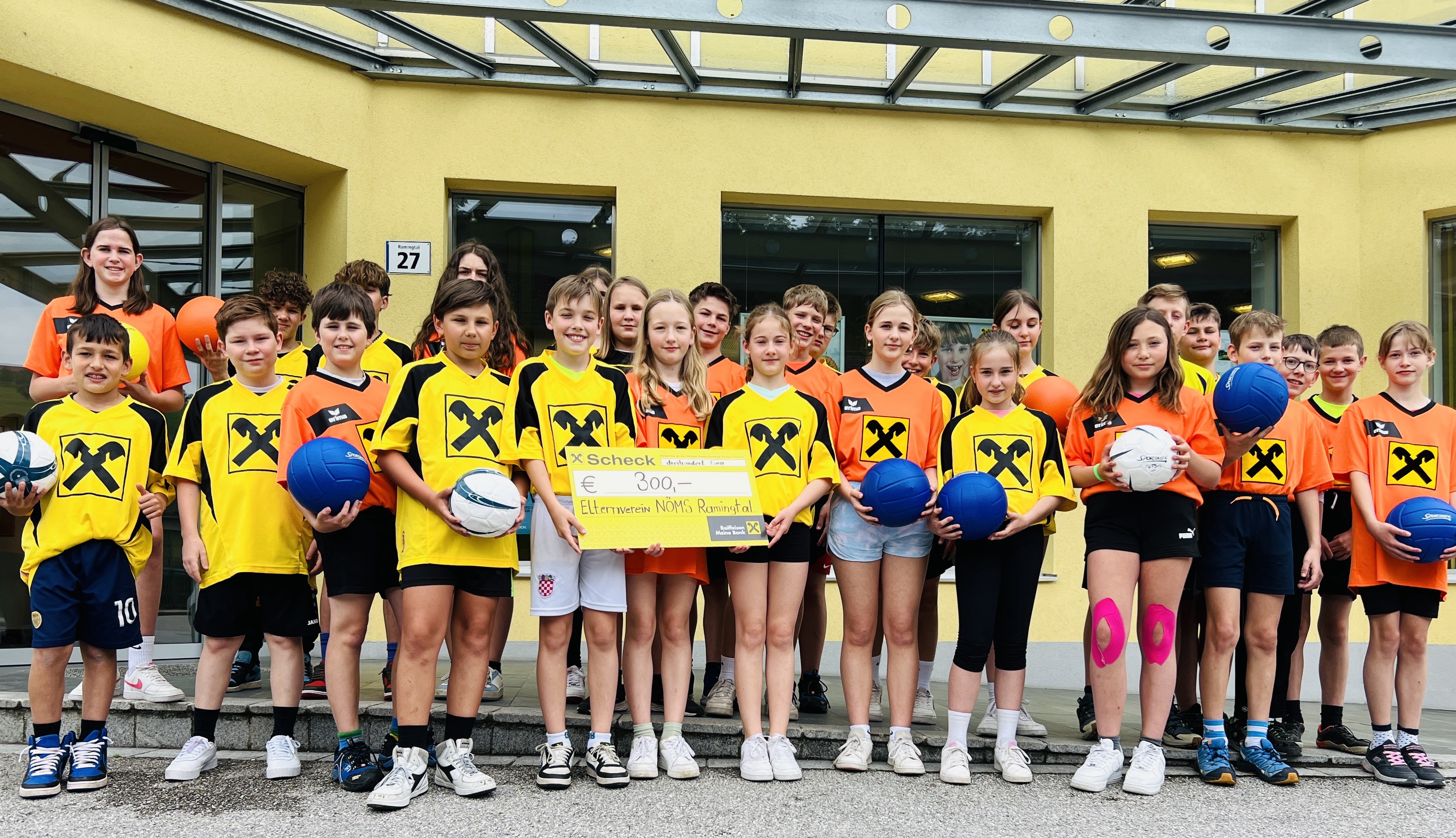 Neue Bälle dank Sponsor